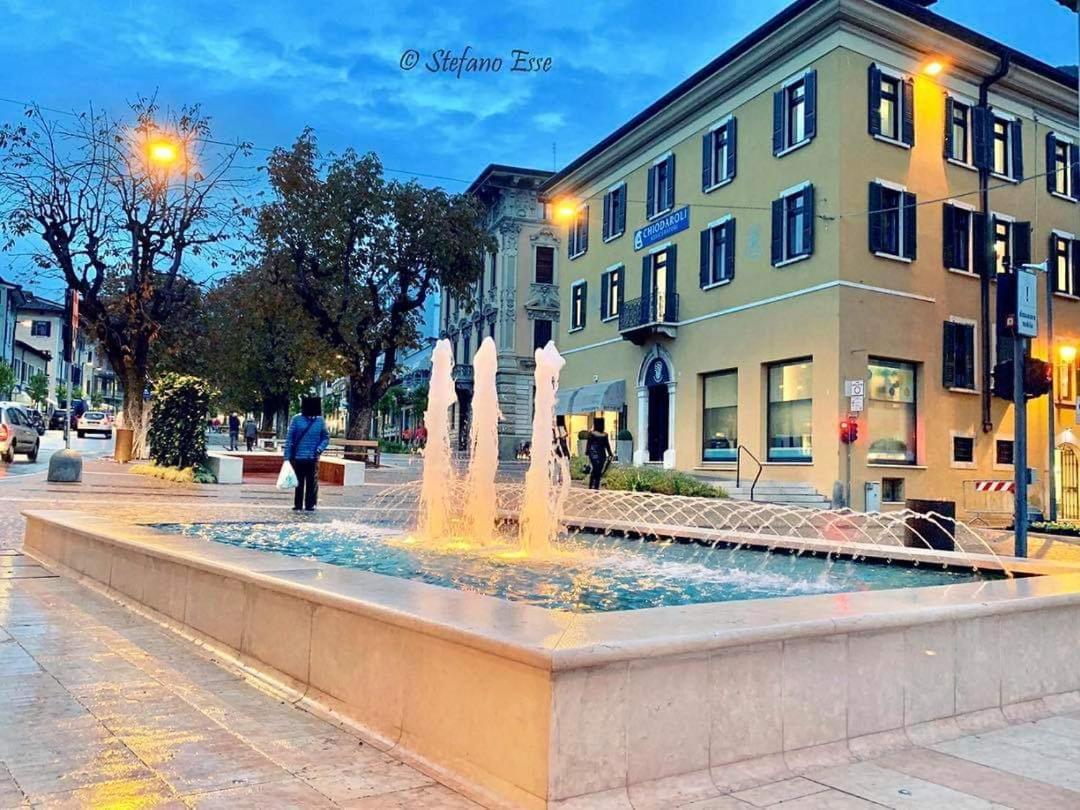 Residenza Teatro Vecchio Apartment Salo Bagian luar foto